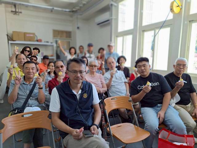 1379698_b8cfcd1c7f08f9e6335c1d88dc251a43